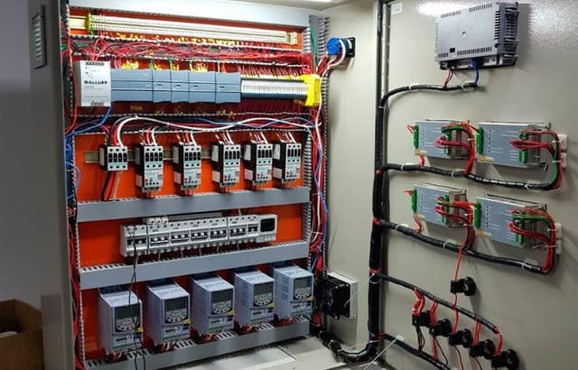 PAINÉIS ELÉTRICOS